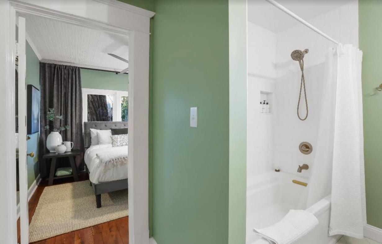 Grape Escape Inn & Suites Lodi Bagian luar foto