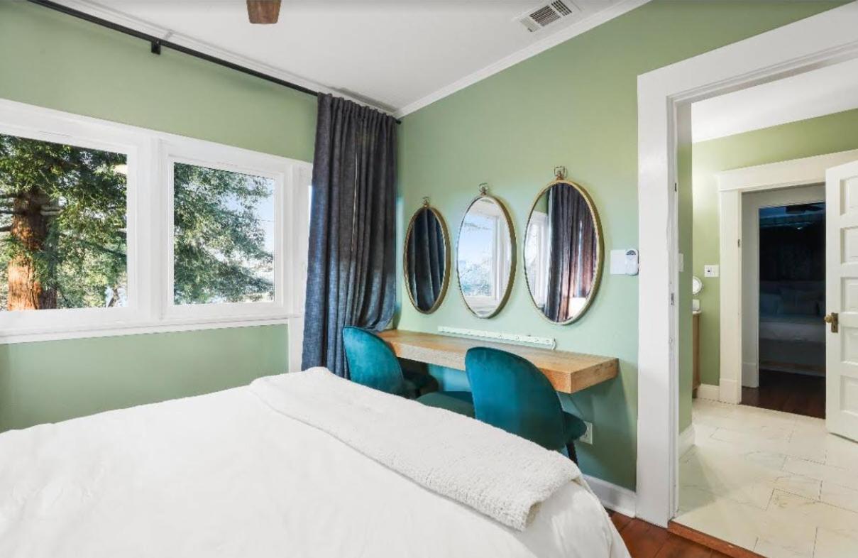 Grape Escape Inn & Suites Lodi Bagian luar foto