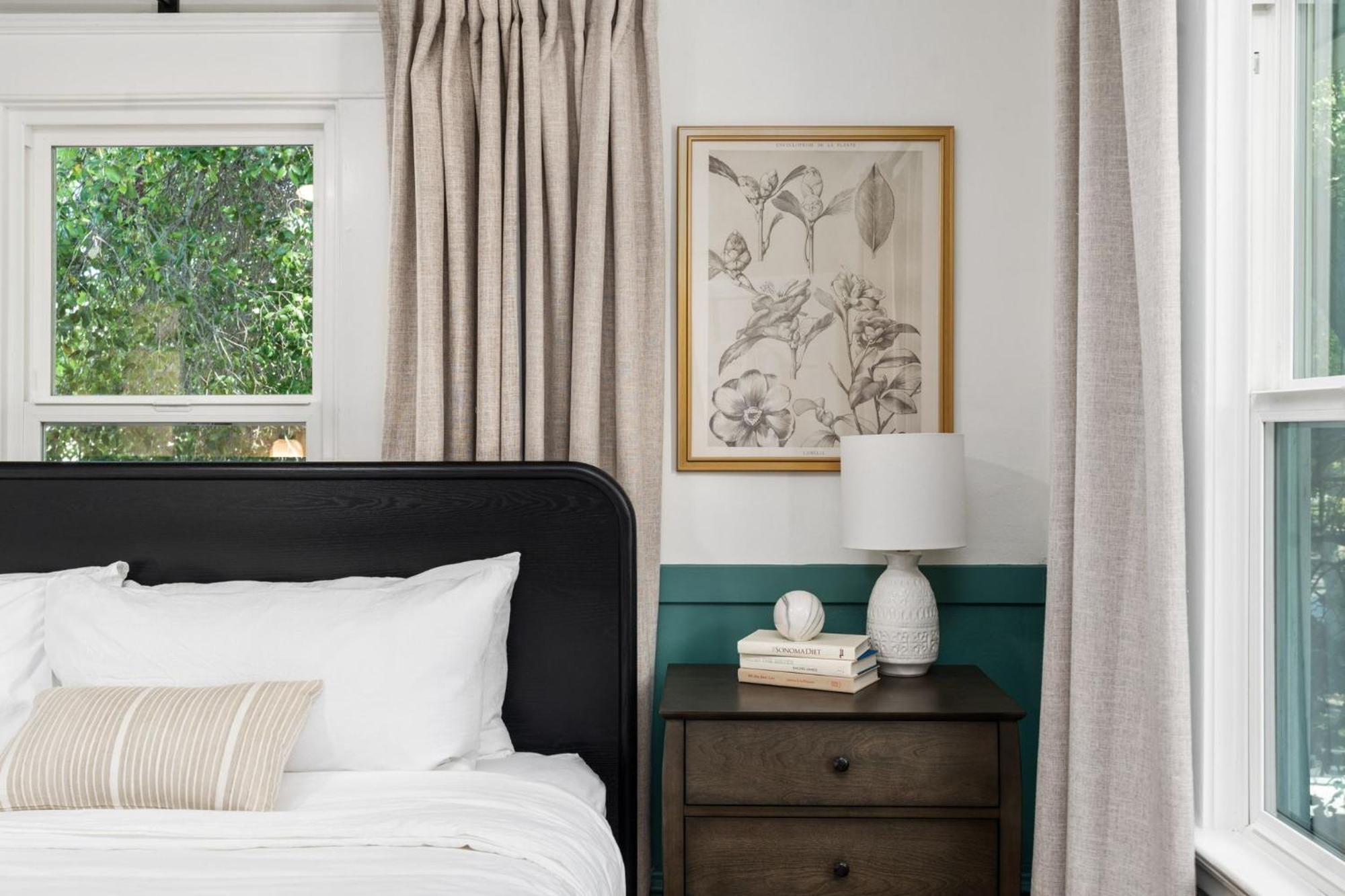 Grape Escape Inn & Suites Lodi Bagian luar foto